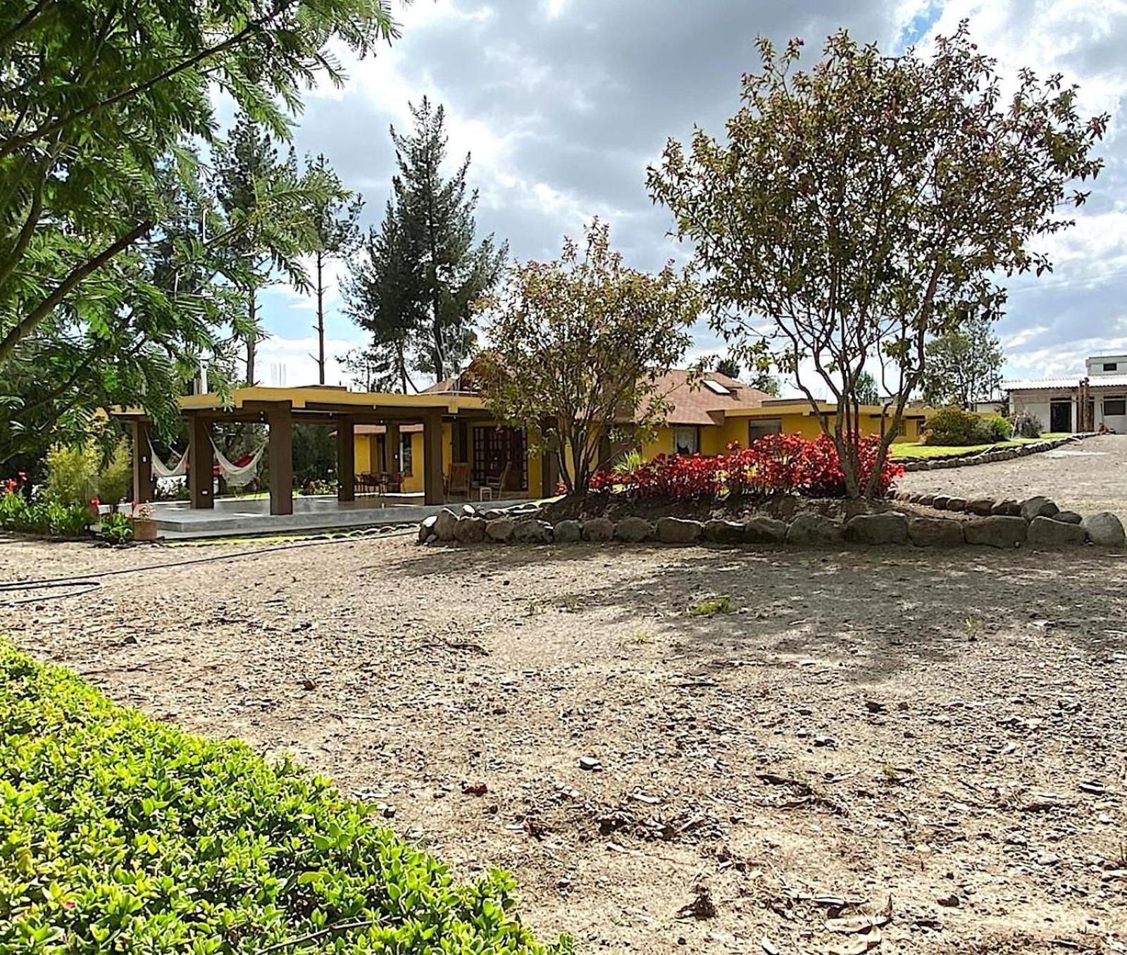 Cottage house Cayambe Eksteriør billede